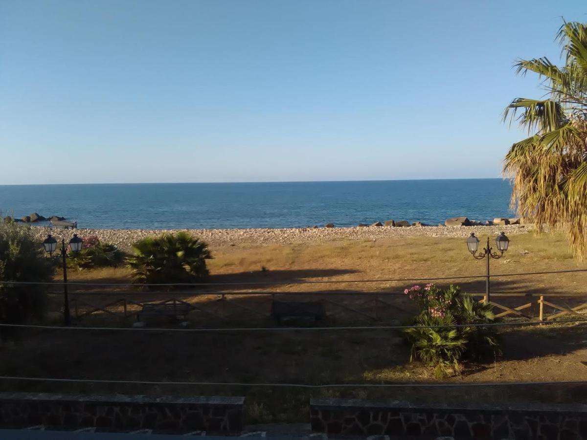 Casa Lungomare Vila Caronia Marina Exterior foto
